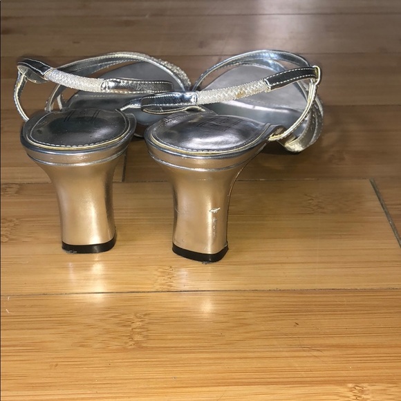 Simple Silver heels - Picture 3 of 6